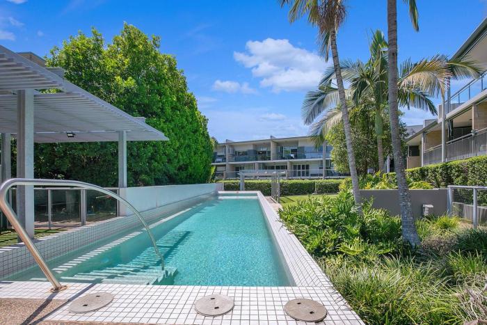 Bulimba Solace - Poolside Living by Brisbane River