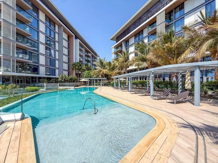 Bluewaters Residences 1BR Prime Sea and Ain View