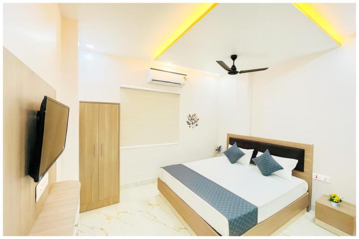 VARANASI HOTEL PV LUXUARY Near Kashi Vishwanath temple - A Luxuary Hotel In Varanasi