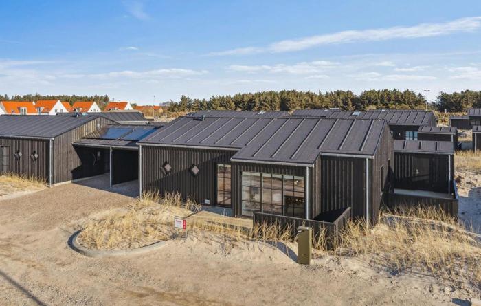 Cozy Home In Løkken With Wifi