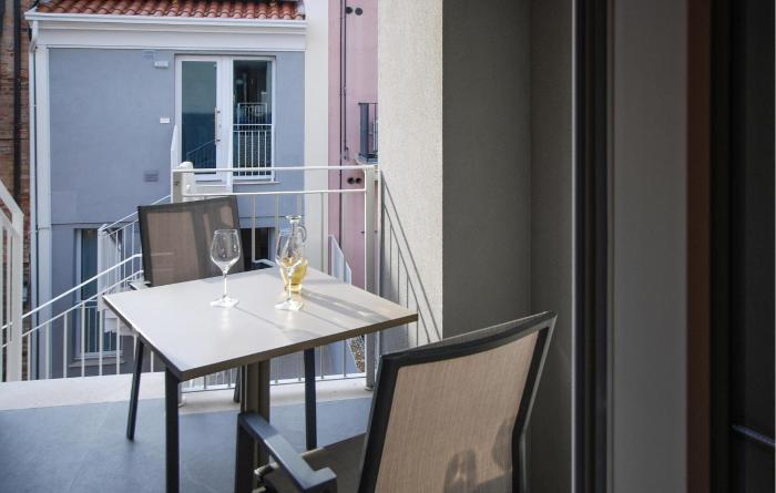 2 Bedroom Lovely Apartment In Civitanova Marche