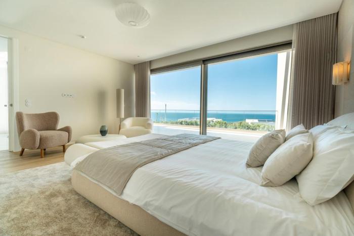 Luxury Apartment with Pool & Sauna - 24A