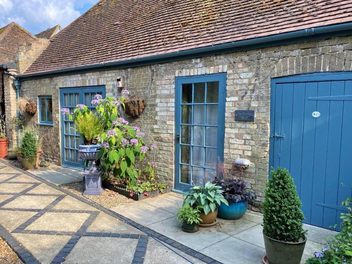 Finest Retreats - The Potting Shed at Island Hall