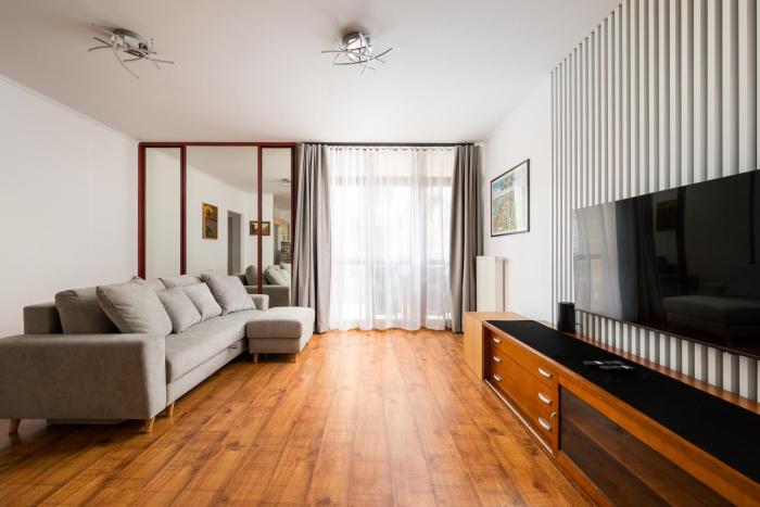 Bemowo 2-Bedroom Apartment by BookingHost