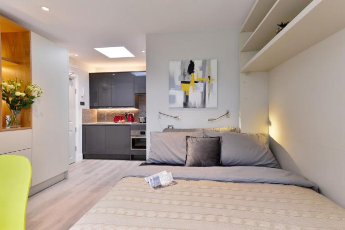 Studio at 4th floor in the famous Notting Hill