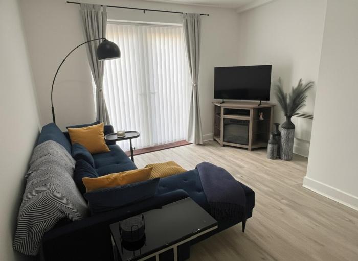 Newly Renovated Luxury Mews with Private Garden