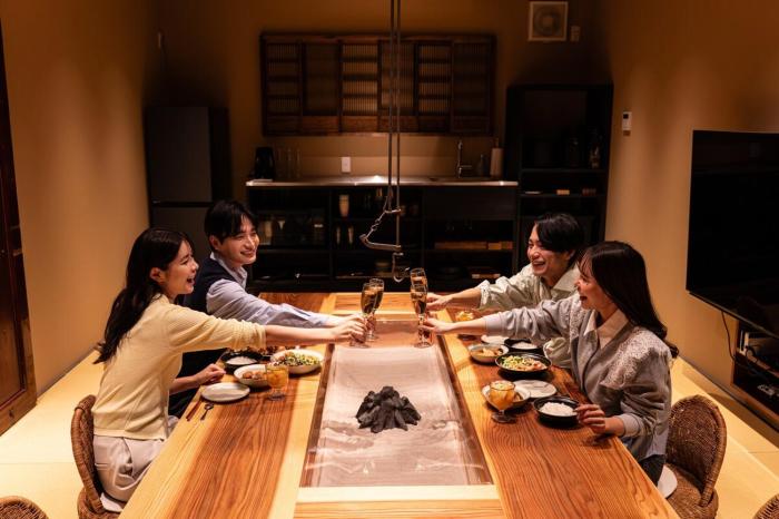 Irori & Private Sauna IRORI BY LUGSTAY Luxury Townhouse 3 Minutes from the Station