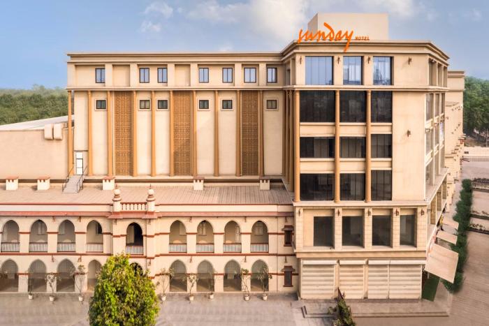 Sunday Hotel by CheckIn Vadodara