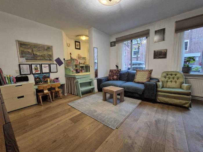 Appartement met 2 slaapkamers en tuin in Amsterdam