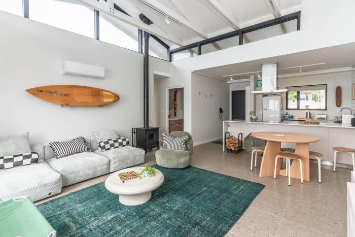 Wavescapes Retro Penthouse