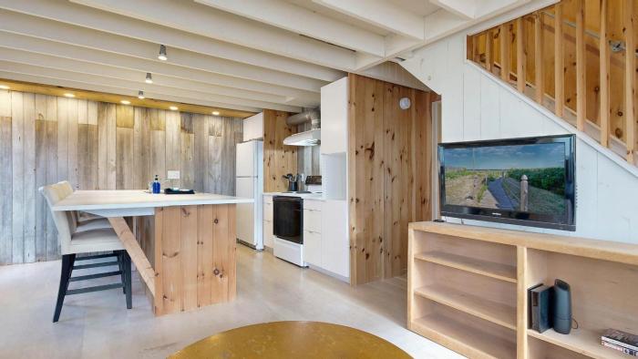 Tide & Timber by Bayley Vacation Rentals