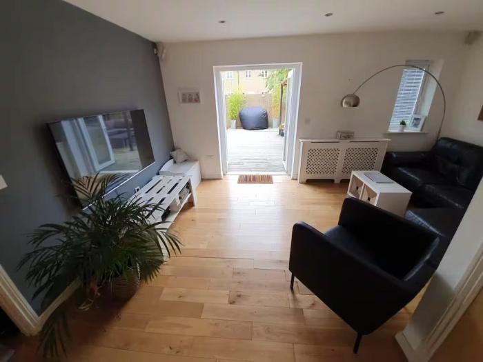 Spacious 3-Bed Home with Private Gym & Garden