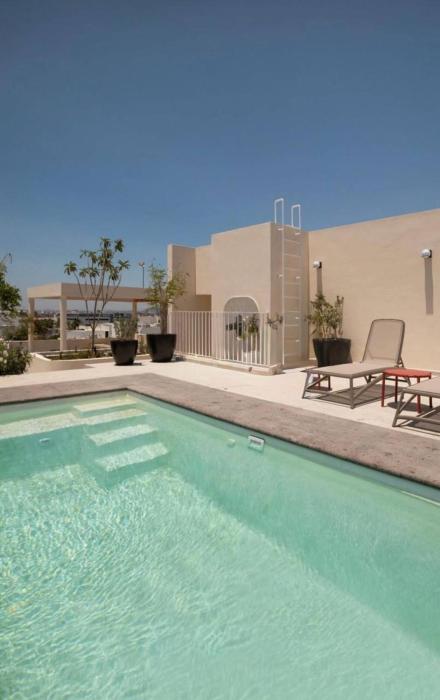 UN Modern Living 204