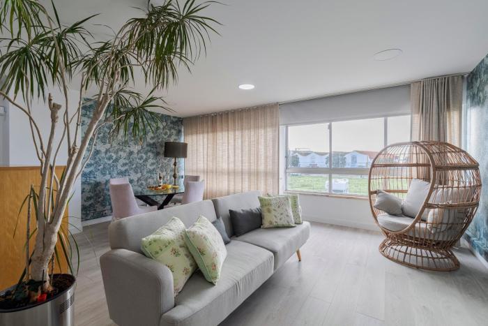 Lovely Mar - By Y Concept