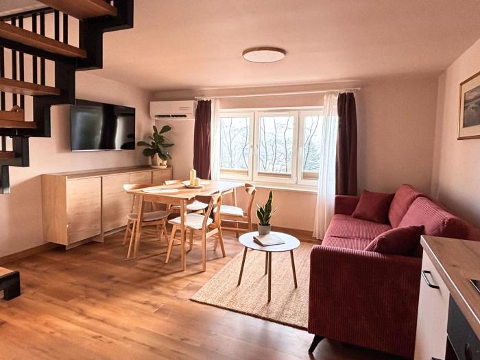 Domek przy czerwonym szlaku - The Red Trail Cabin