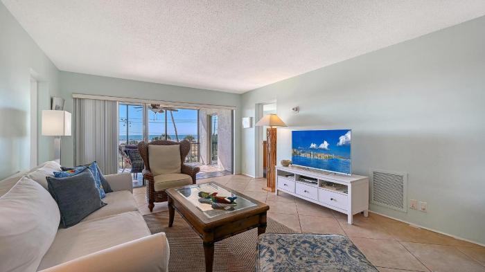 Crescent Royale Condominiums 306