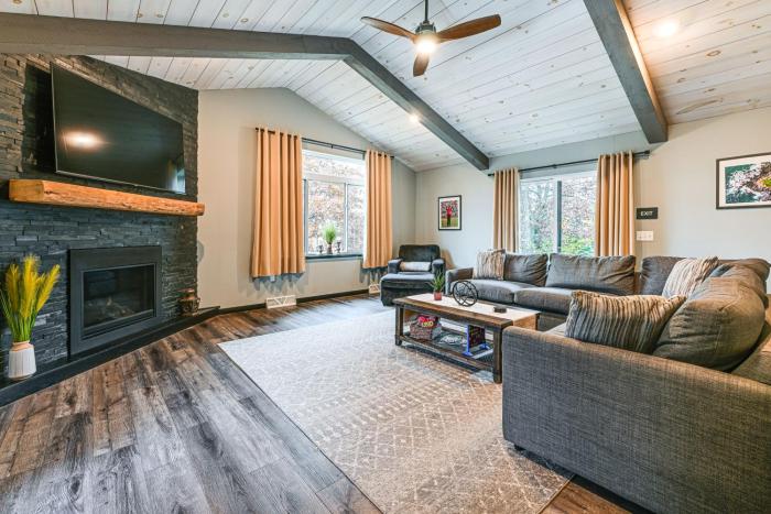 3 Mi to Sand Valley Golf Retreat By the Beach!