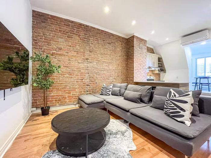 Modern 2BR Haven - Prime Location