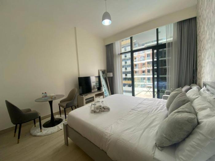 Studio Apartment with Pool and Gym Access