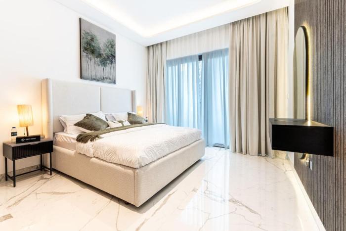 Modern 1BR Apt in Azizi Riviera 51 - Pool and Gym