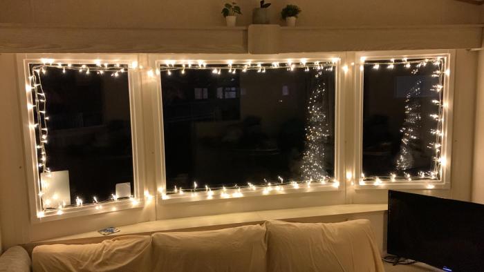 5 mins walk to beach. 3 bedroom caravan. Sleeps 8