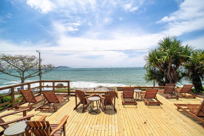 Condomínio de frente para o mar em Morro das Pedras - FTSs