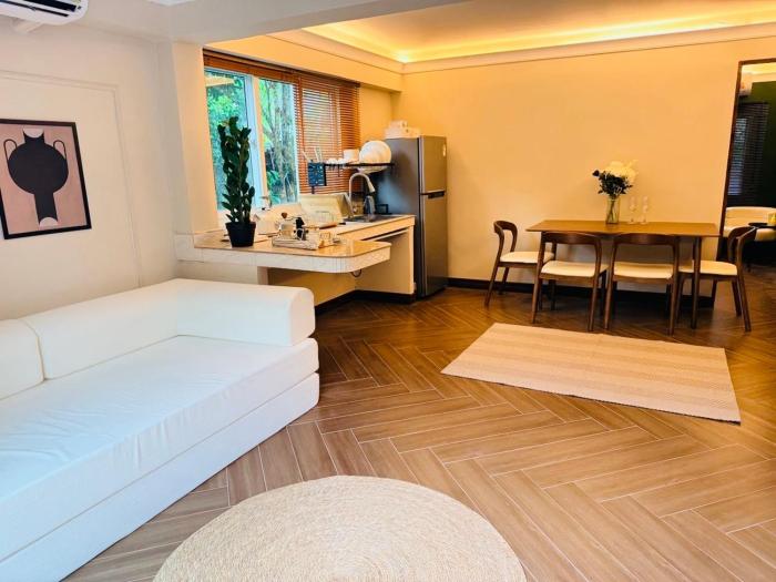 Greenackle one floor Townhouse with Gardens