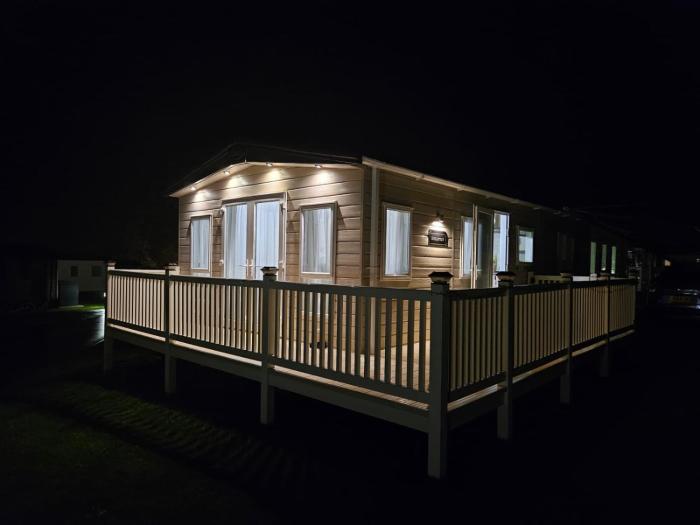ABI Beaumont Luxury Caravan, Steps from Durdle Door