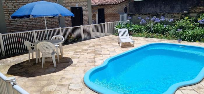 Casa com Piscina 250 m Mar 4 Quartos