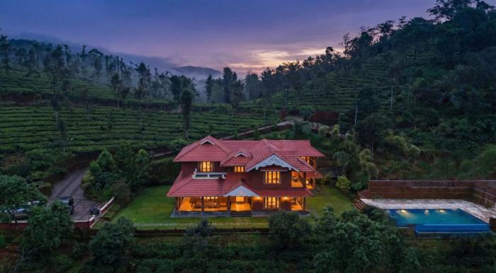 StayVista at Regal Retreat 5BR - Big Villa with Pvt Pool