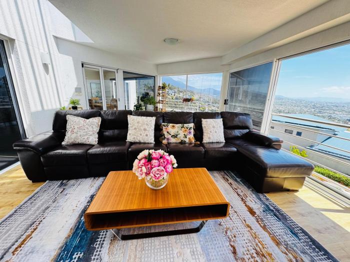 Spacious 3BR Home in Sandy Bay with Parking & Views