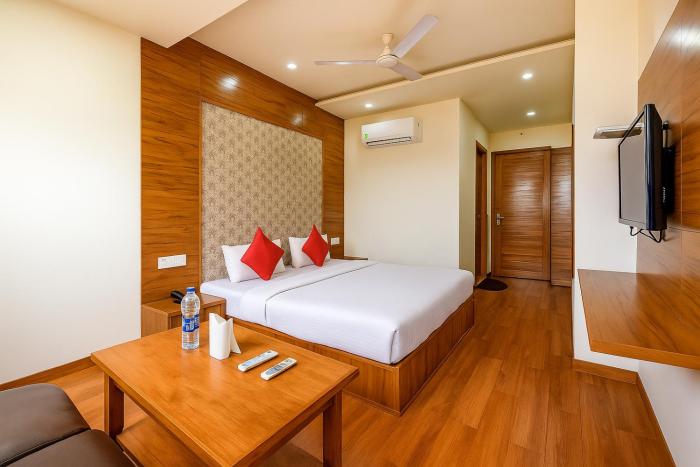 Hotel Black Diamond, Patiala Chok 2 min from Zirakpur Bus Stand near Panchkula