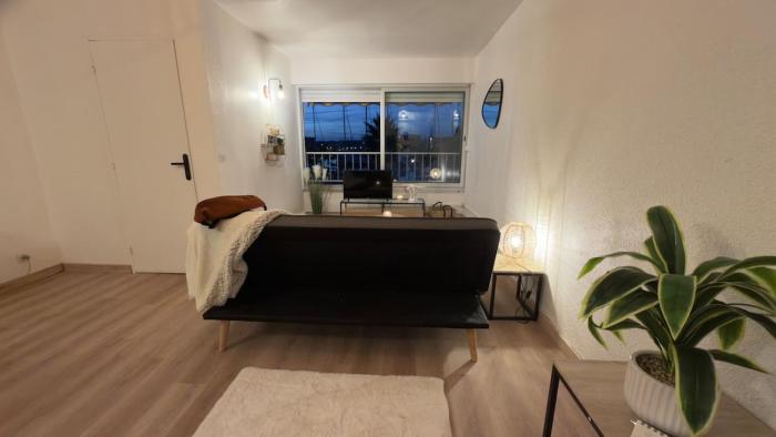 Studio cosy au bord du port à proximité de tout commerce