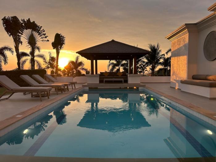 Sunset View Pool Villa 116 4BR 10 Persons