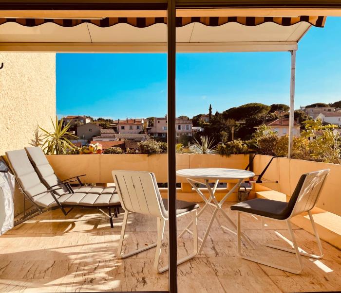 Studio avec terrasse sud proche bord de mer