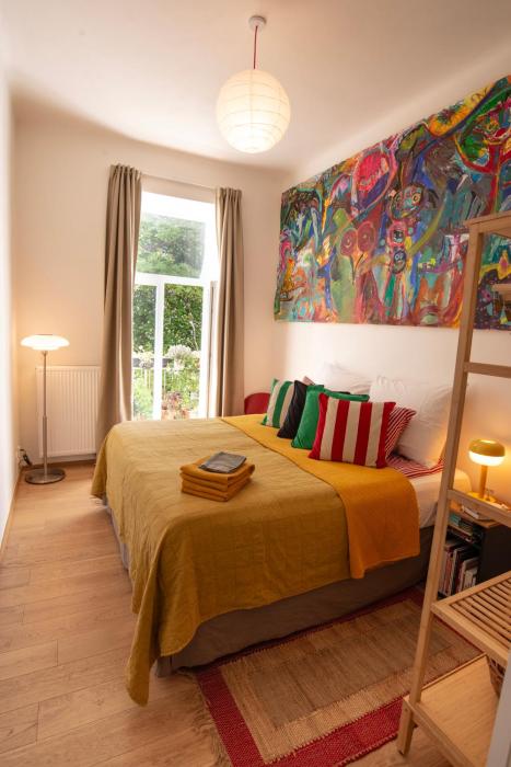 Green balcony & king size bed