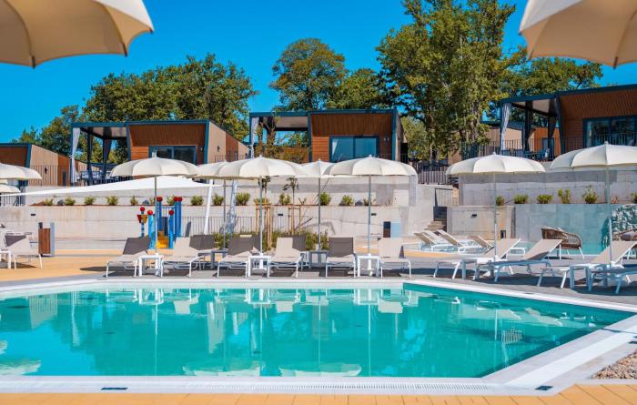 Lovely Home In Njivice With Outdoor Swimming Pool