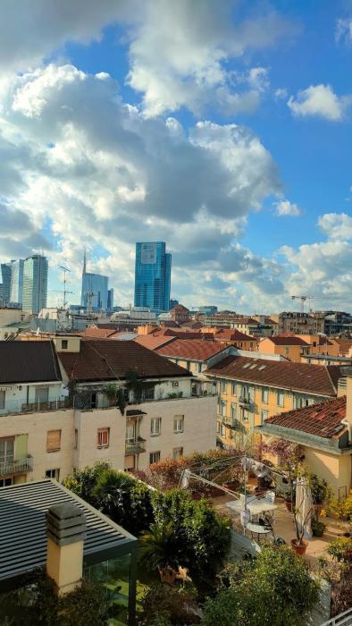Beautiful top floor house with view in the center!