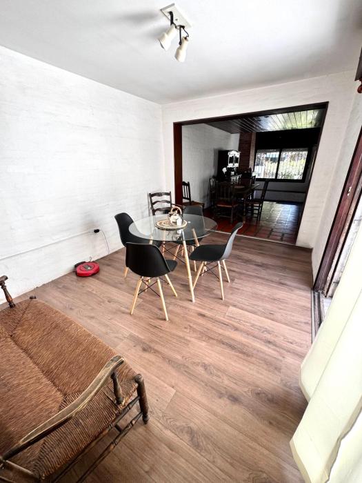 Casa Zona Alem Playa Grande se aceptan grupos de jóvenes y familias 6 a 7 personas