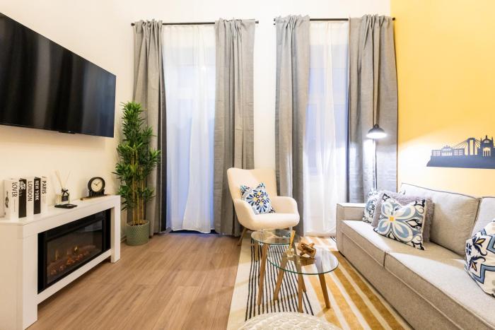 Family Apartment with elevated King-Size Loft Bed l Walk to City Centre