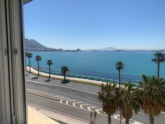 Apartamento junto al mar, con vistas Gibraltar