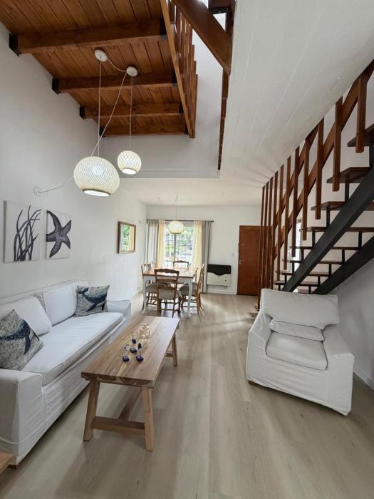 Duplex moderno reciclado a metros del mar