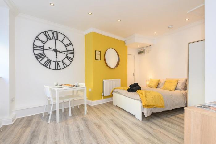 Boutique Flat In Huddersfield Town Centre