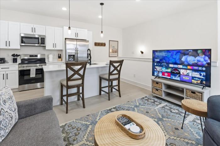 Cozy Carriage House minutes away from Downtown