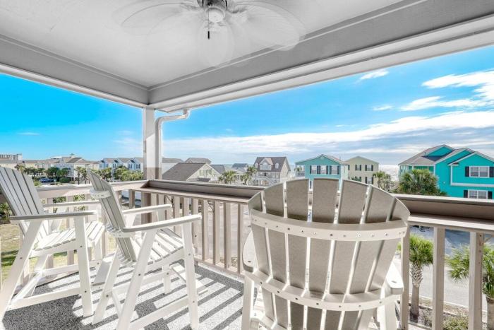 Walk To Surfside Beach!