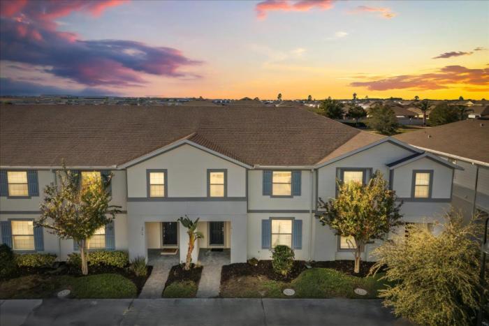 5 Bedrooms45 Bathroomswindsor Westside 2412Ds