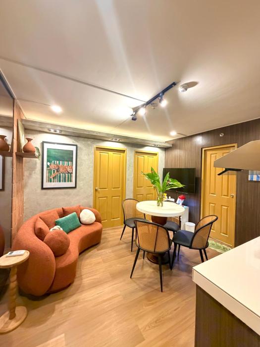 House of Keul - 2BR cozy condo in Dumaguete with pool and free laundry for long term guests up to 4 pax