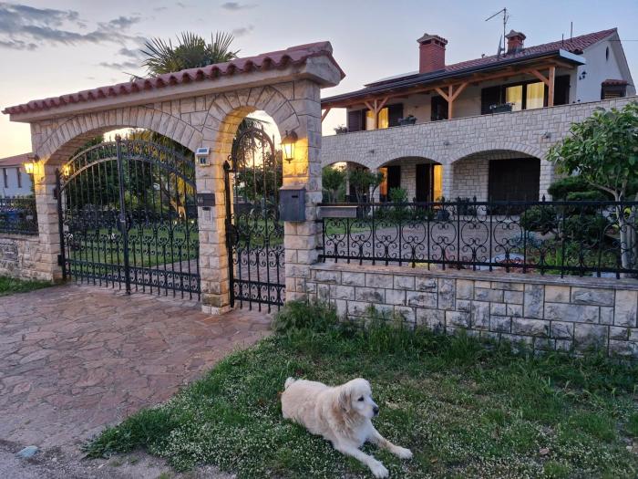 Apartments Mihael and Melani