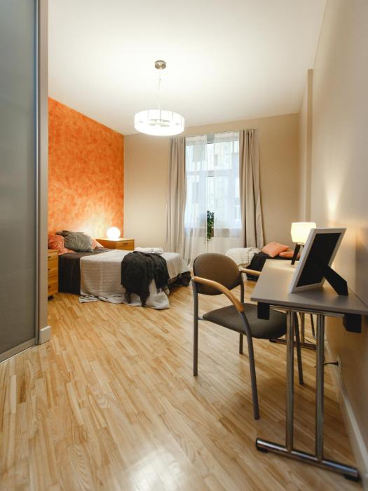 Families & Groups 4 Bedrooms 6 Guests