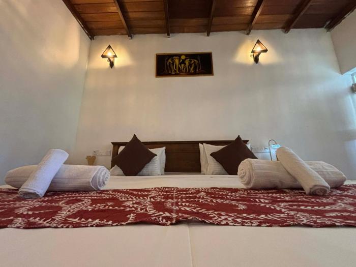 Colonial Surfing Villa Hostel & Home Stay